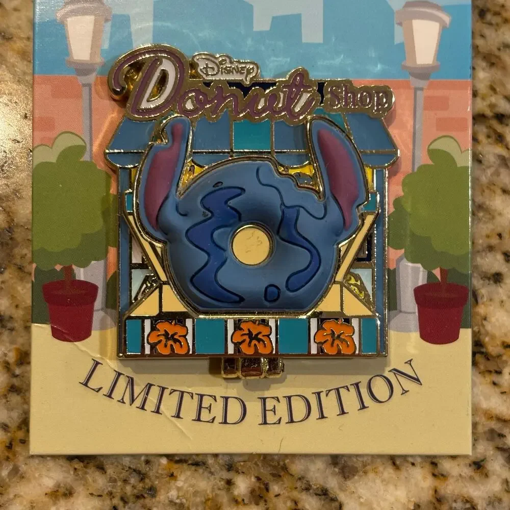 Disney Donut Shop Stitch Limited Edition Pin on Original Card 2018 LE - Picture 2 of 5